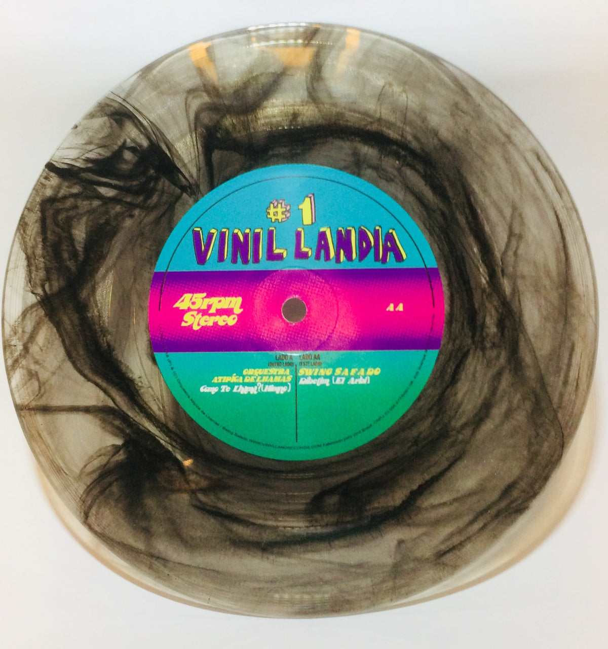 Vinil Landia #1 – Orquestra Atípica de Lhamas e Swing Safado