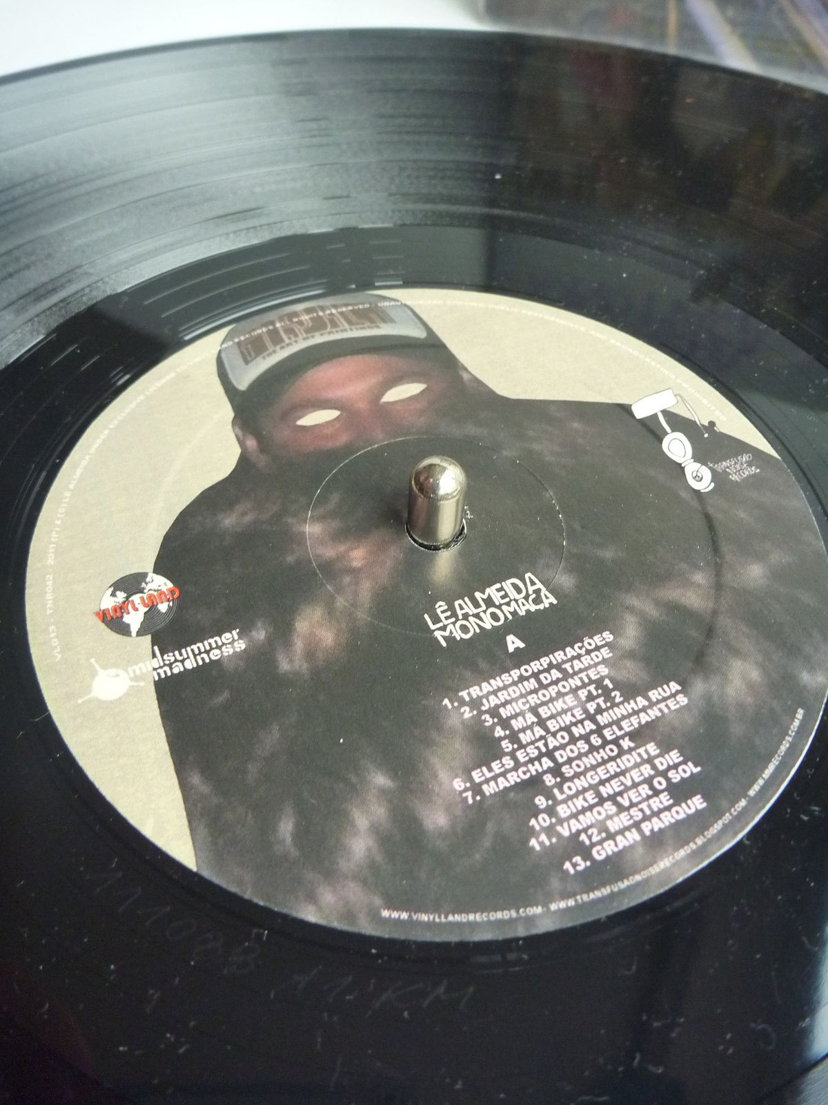Lê Almeida - Mono Maçã
